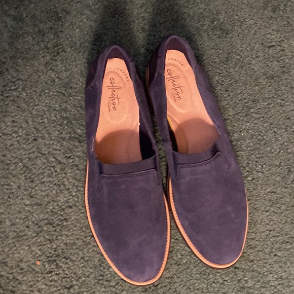 NEW WITHOUT TAGS LADIES BLUE SUEDE COLLECTION SHOES BY CLARKS SIZE 9.5 - Picture 2 of 8